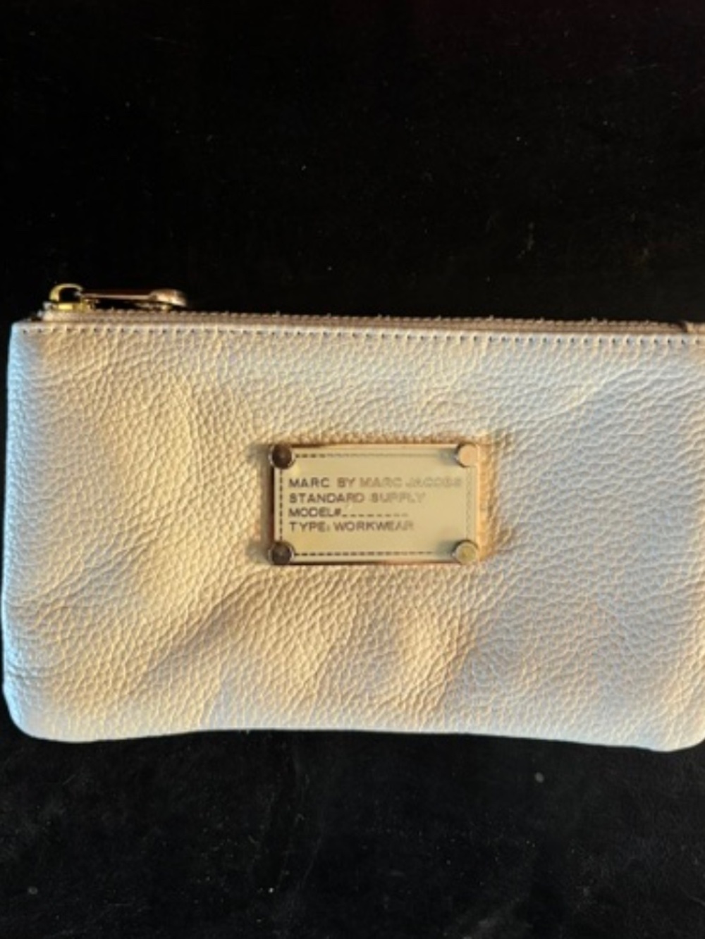 Marc by Marc Jacobs Beige- Standard supply- Zipper wallet